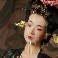 孜孜孜
