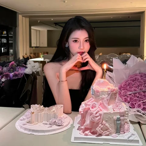 Luna Zhang