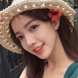 阳光下的女孩