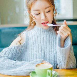 云里时尚七七