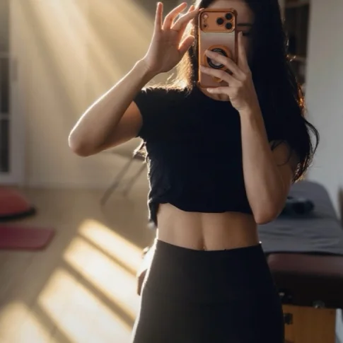 漓月